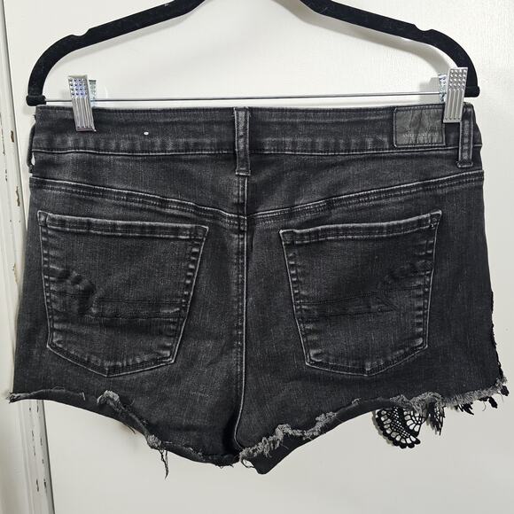 American Eagle Hi-Rise Shortie Denim Lace Front Shorts Black Size 14 Stretch - Picture 6 of 7